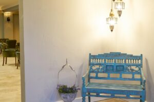 Изкуствено стареене на мебели: придай характер и чар на всяка повърхност